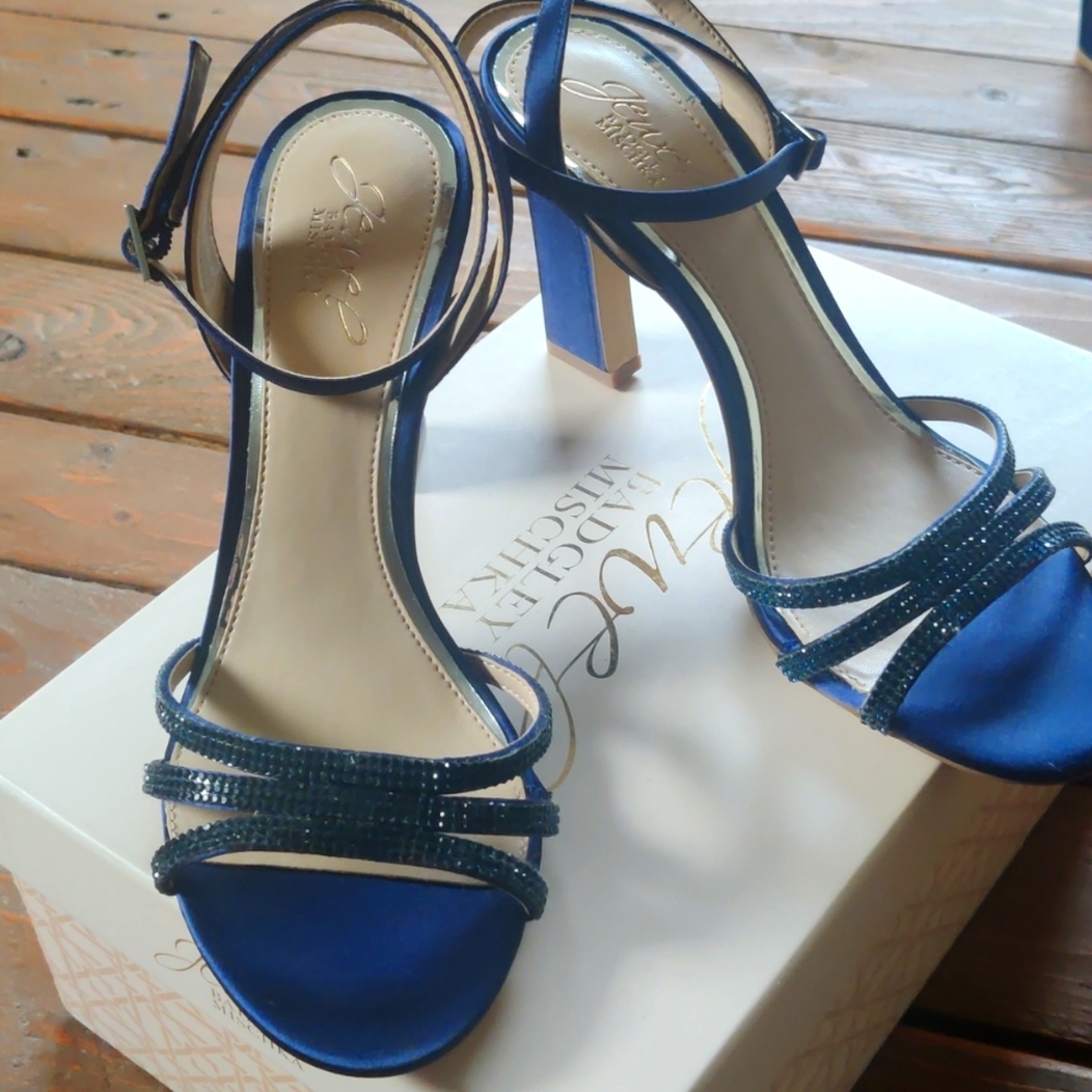 Jewel Badgley Mischka
